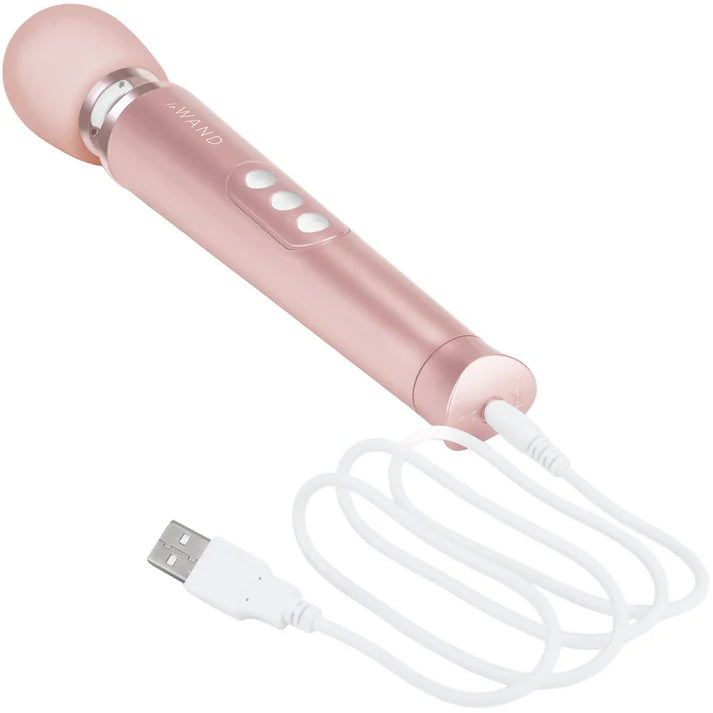 Le Wand Petite Rechargeable Massager in Rose Gold