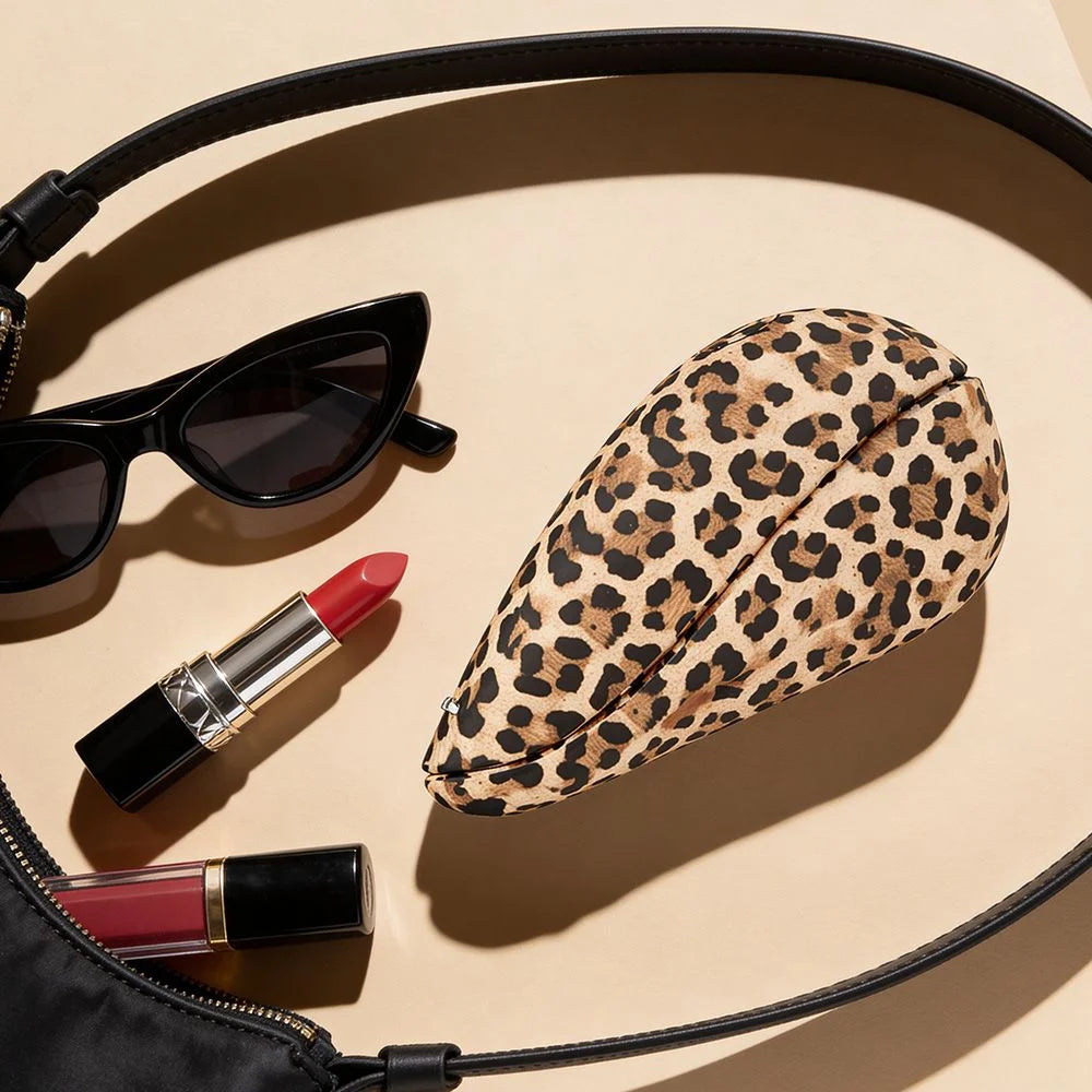 Womanizer Liberty 2 Travel Vibe in Leopard