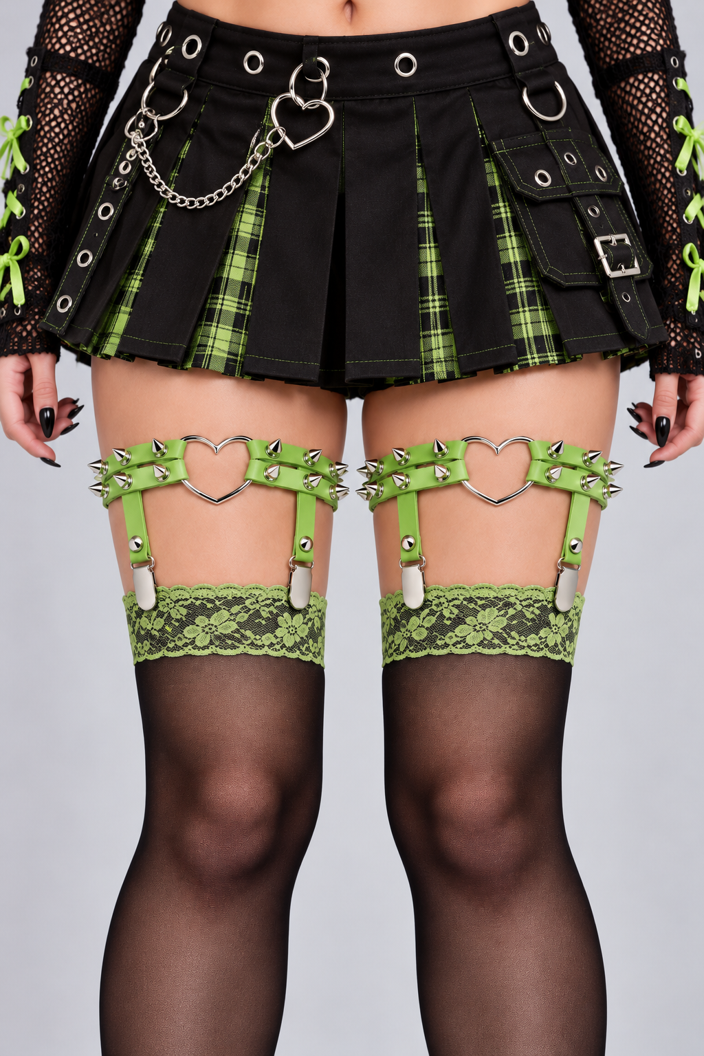 Spiked Heart Garter with Stocking Clips, Green & Silver, 2-Pack